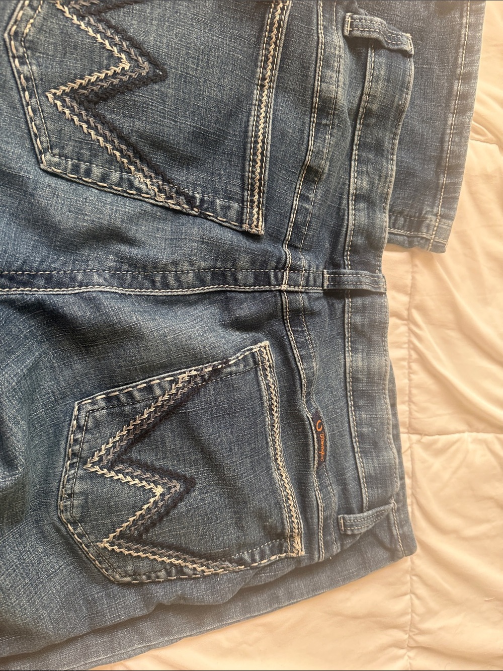 Wrangler Women's Boot Cut Blue Jeans with Zigzag Back Stitching